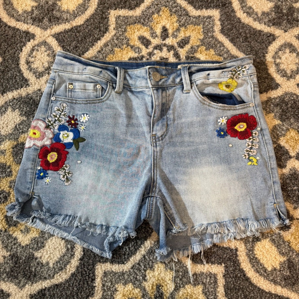 INDIGO REIN Floral Embroidered Juniors Shorts | Size 13